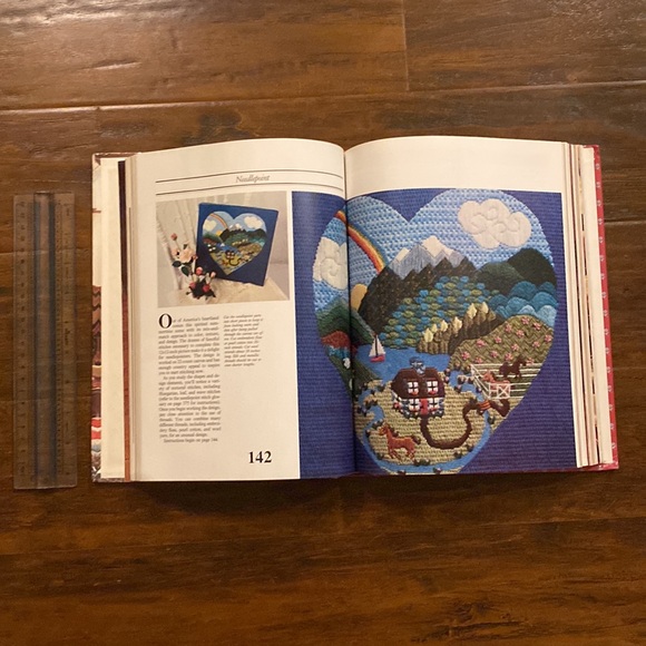 Vintage Better Homes and Gardens Treasury of Country Crafts and Foods - Picture 3 of 6